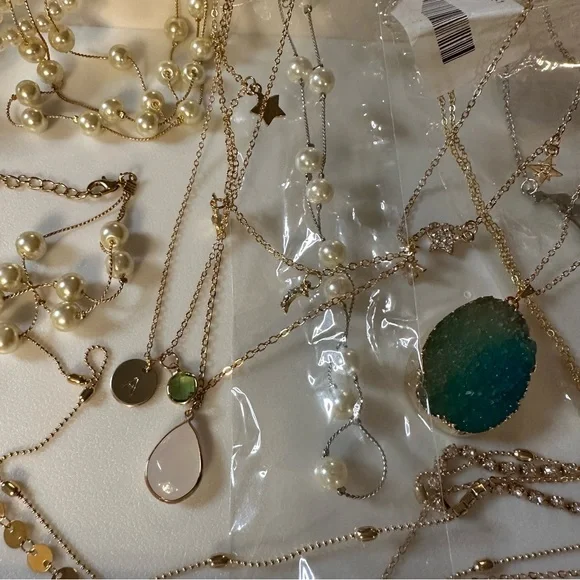 HUGE fashion necklace bundle - Picture 4 of 12